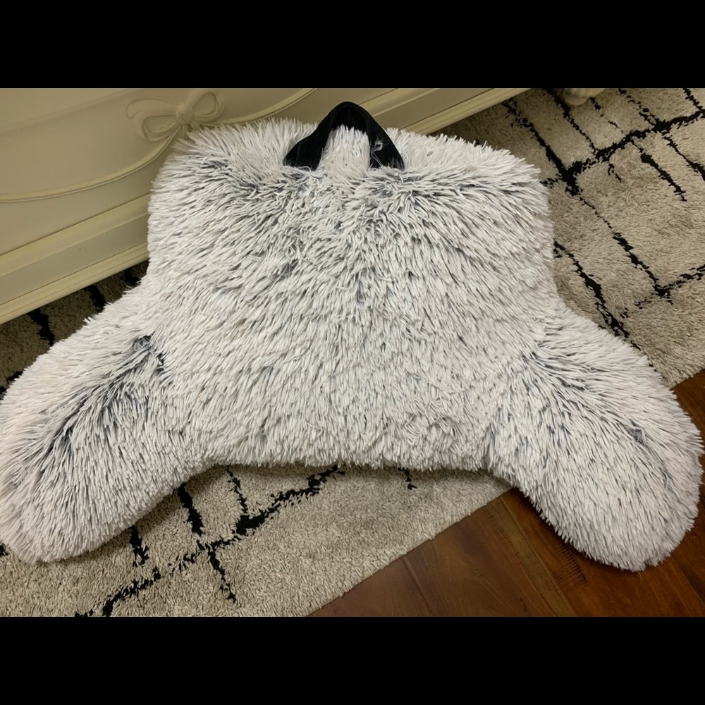 Backrest pillow